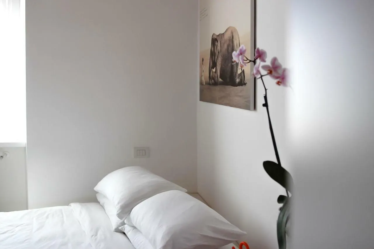 Design Apartment Porta Venezia Milan 0*,